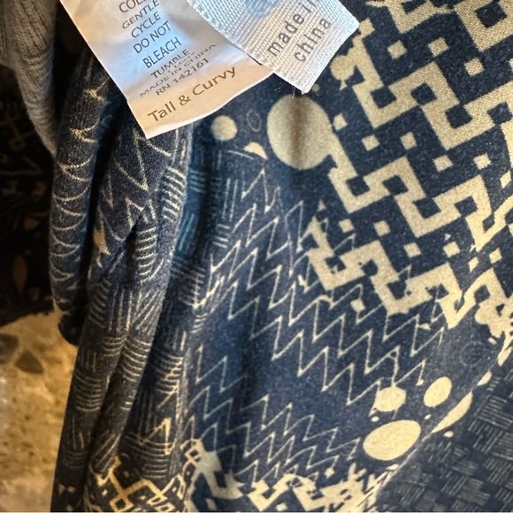 Black TC Leggings with Brown Geometric Pattern - Picture 3 of 3